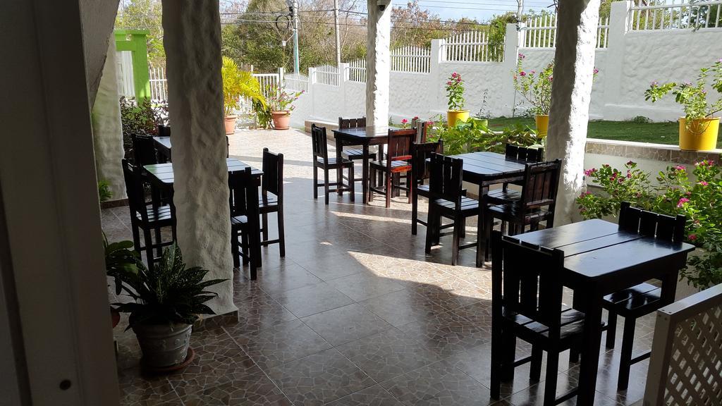 Hotel Posada Enilda Archibolds Exterior photo